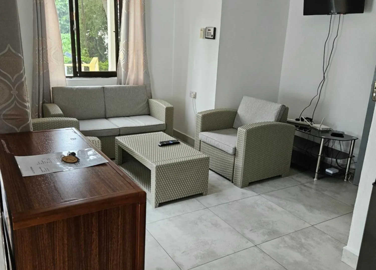 E&E Self Catering Hotel Beau Vallon  0*, Beau Vallon (Mahe)