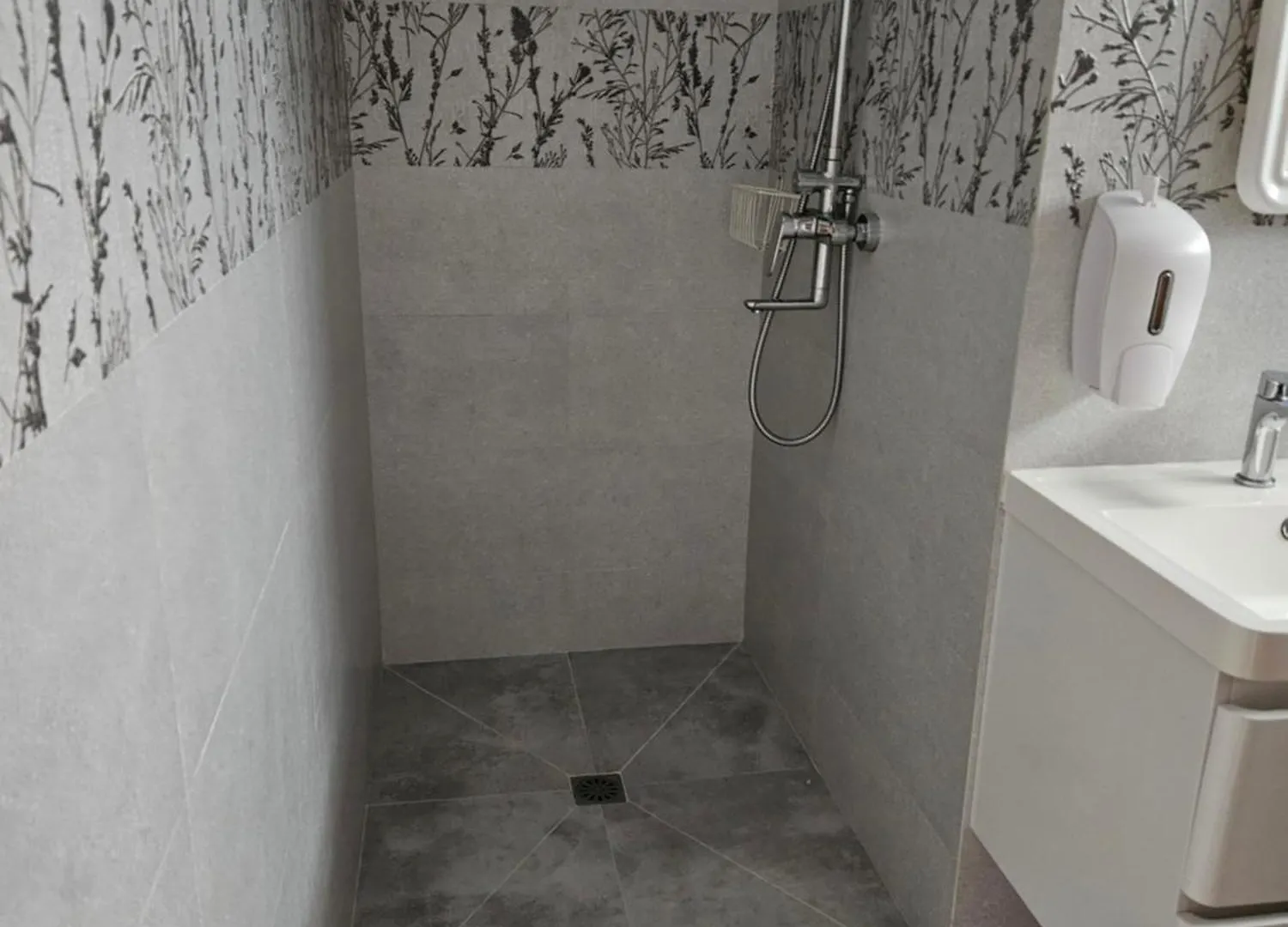 E&E Self Catering Hotel Beau Vallon  Beau Vallon (Mahe)