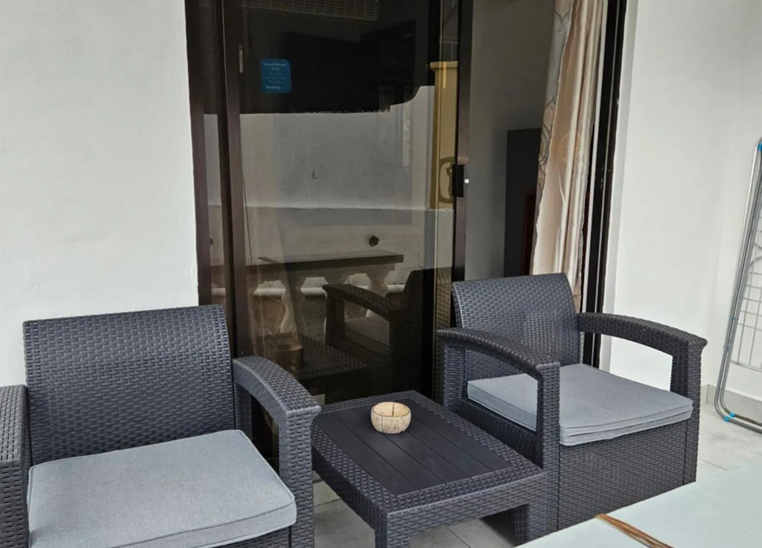 E&E Self Catering Hotel Beau Vallon  0*, Beau Vallon (Mahe)